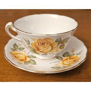 Vintage Melba Bone China J8 Tea Cup and Saucer Yellow Roses England FLAW (gg280)